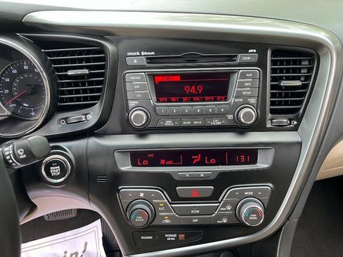 Used 2012 Kia Optima Hybrid FWD image 17