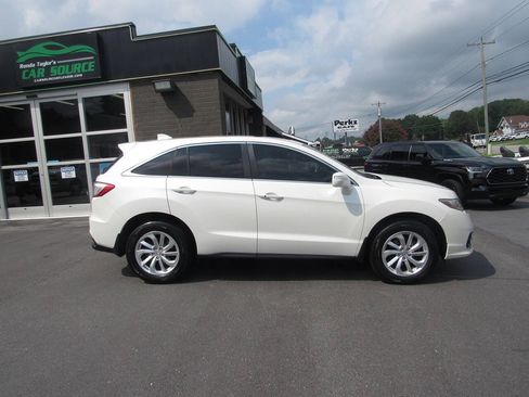 Used 2017 Acura RDX AWD image 3