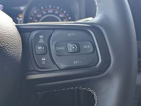 Used 2025 Jeep Wrangler Unlimited Rubicon w/ Convenience Group AWD/4WD image 22