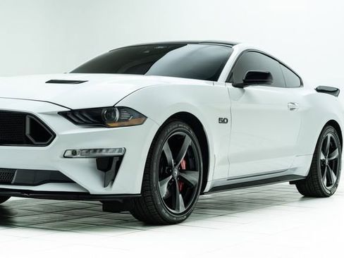 Used 2021 Ford Mustang GT Premium w/ Black Accent Package image 9