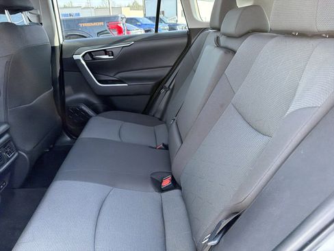 Used 2025 Toyota RAV4 XLE AWD/4WD image 13