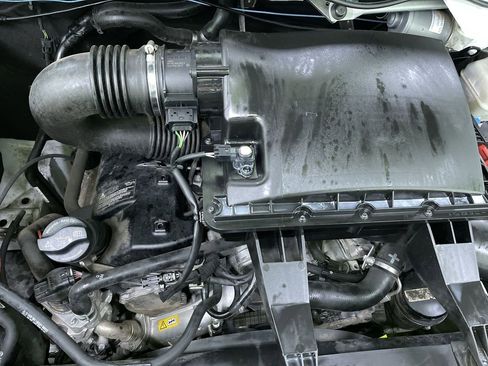 Used 2018 Freightliner Sprinter 2500 image 25