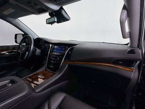 Used 2020 Cadillac Escalade Premium Luxury w/ Escalade Sport Edition AWD/4WD image 33
