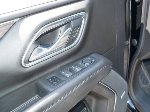 Used 2021 Chevrolet Tahoe Z71 w/ Z71 Signature Package AWD/4WD image 16