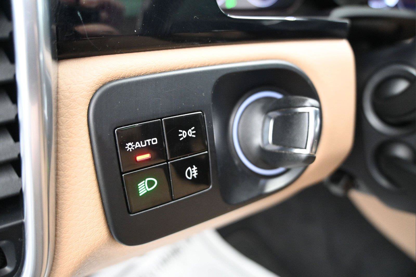 Used 2021 Porsche Cayenne AWD/4WD image 7