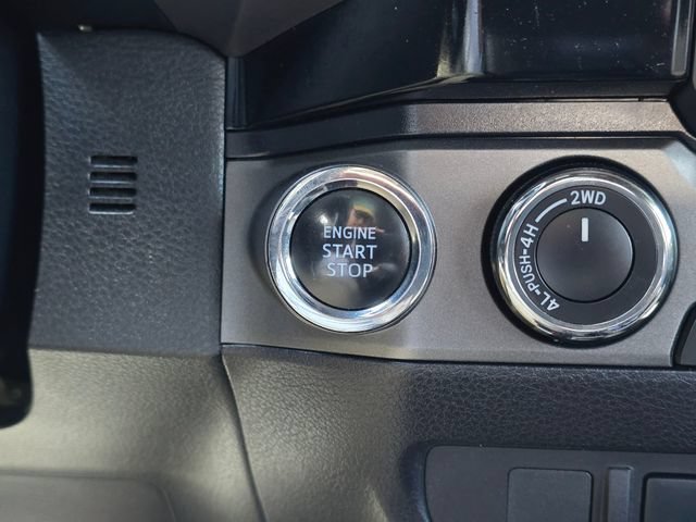 Used 2018 Toyota Tacoma TRD Off-Road AWD/4WD image 34