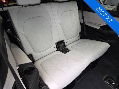 Used 2027 BMW X7 xDrive40i w/ Executive Package AWD/4WD image 28