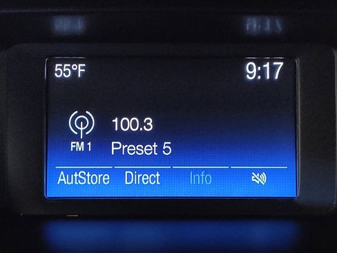 Used 2018 Ford Focus SE w/ SE Appearance Package image 25