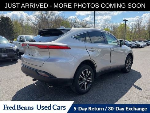 Used 2023 Toyota Venza LE AWD/4WD image 7