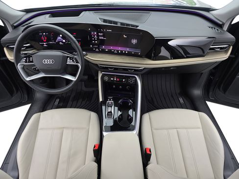 Used 2025 Audi Q5 Premium Plus w/ Premium Plus AWD/4WD image 9