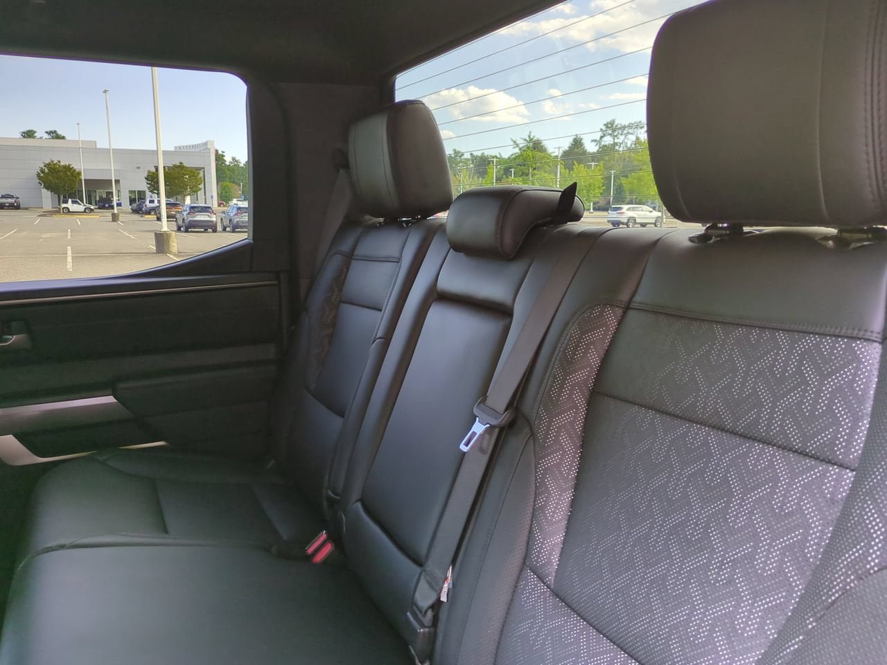 Used 2025 Toyota Tundra SR5 w/ SR5 Premium Package AWD/4WD image 14