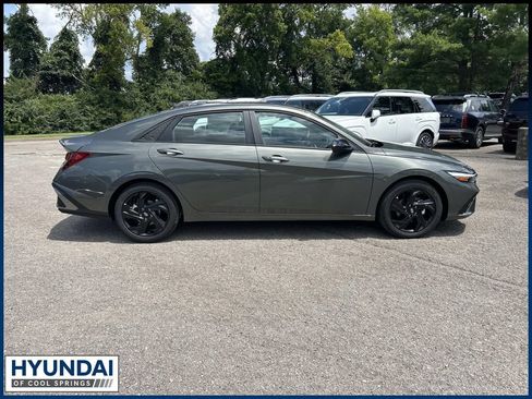 New 2026 Hyundai Elantra SEL Sport FWD image 8