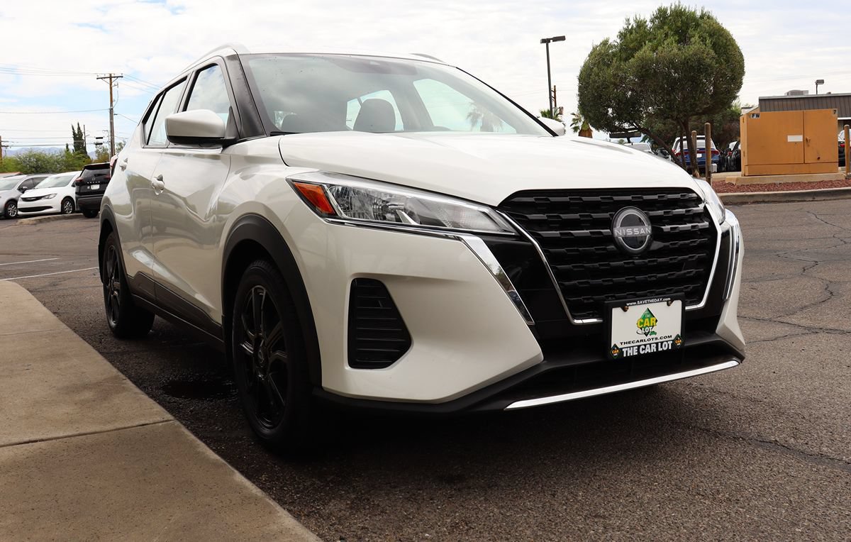 Used 2023 Nissan Kicks SV FWD image 18