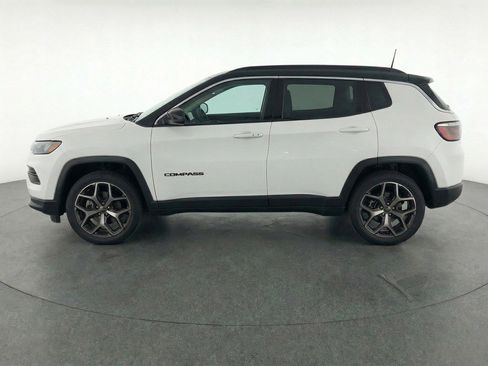 Used 2025 Jeep Compass Limited image 5