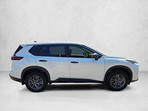 Used 2025 Nissan Rogue S FWD image 4