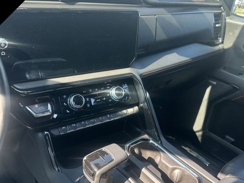 Used 2023 GMC Sierra 1500 AT4 w/ Technology Package image 6
