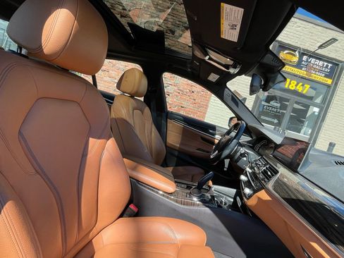 Used 2019 BMW 530i xDrive xDrive image 20