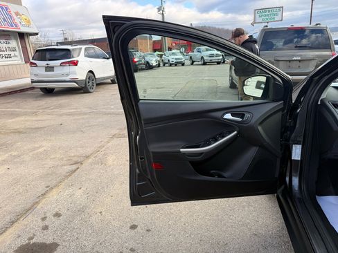 Used 2018 Ford Focus Titanium image 15