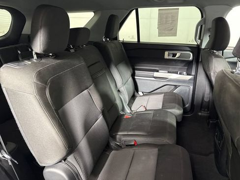 Used 2023 Ford Explorer XLT AWD/4WD image 14