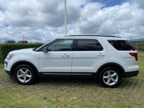 Used 2019 Ford Explorer XLT w/ Equipment Group 201A FWD image 4