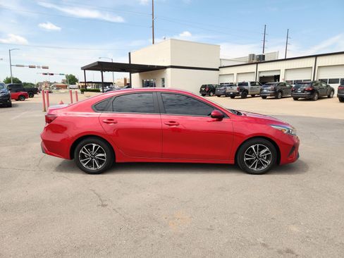 Used 2024 Kia Forte LXS FWD image 7