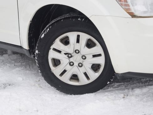 Used 2017 Dodge Journey SE w/ Safe & Sound Group image 30