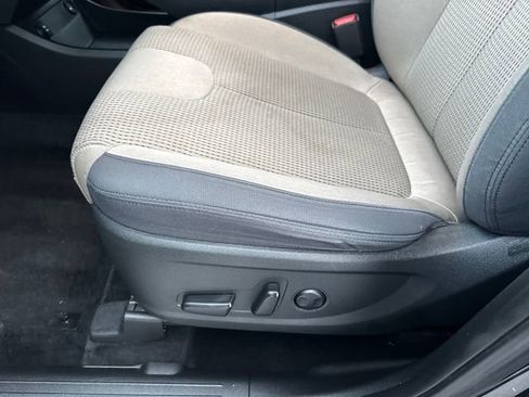 Certified 2023 Hyundai Santa Fe SEL image 11