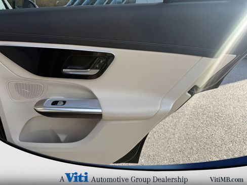 Used 2024 Mercedes-Benz GLC 300 4MATIC image 26