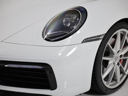 Used 2020 Porsche 911 Carrera 4S AWD/4WD image 11