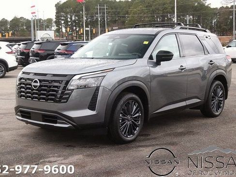 New 2026 Nissan Pathfinder SL w/ SL Premium Package AWD/4WD image 3
