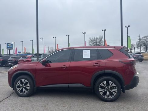 Used 2023 Nissan Rogue SV image 6