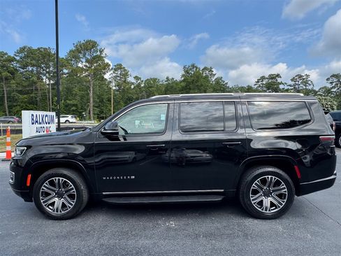 Used 2024 Jeep Wagoneer Series II w/ Flexible Seating Group AWD/4WD image 5
