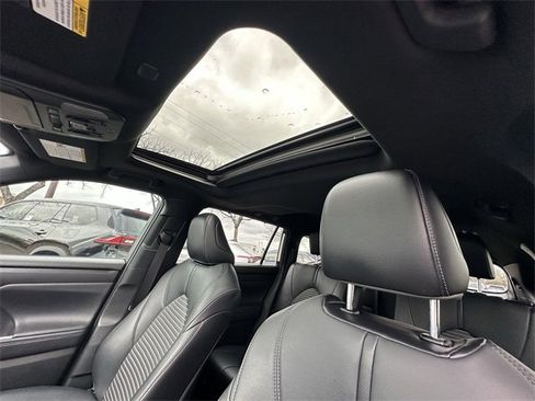 Used 2021 Toyota Highlander XSE image 27