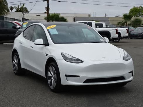 Used 2021 Tesla Model Y Long Range AWD/4WD image 2