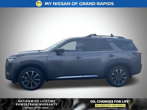 New 2026 Nissan Pathfinder Platinum w/ Cargo Package AWD/4WD image 2