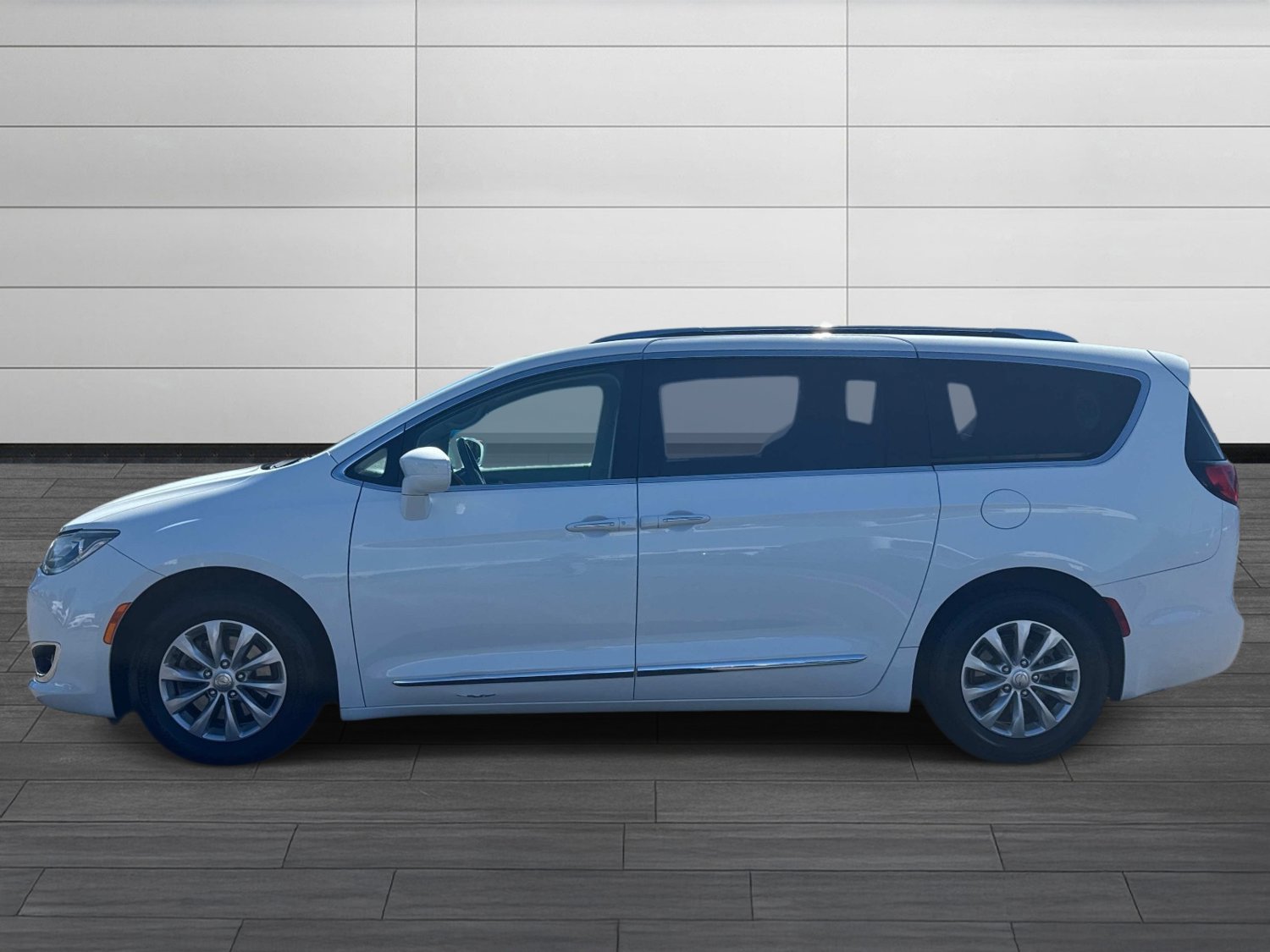 Used 2019 Chrysler Pacifica Touring-L FWD image 9