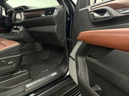 Used 2023 GMC Yukon XL Denali Ultimate w/ LPO, Floor Liner Package AWD/4WD image 47