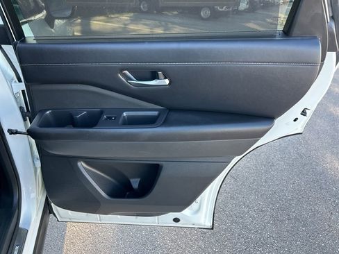 Used 2024 Nissan Pathfinder SL image 48