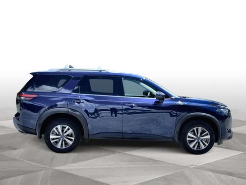 Used 2025 Nissan Pathfinder SL AWD/4WD image 9