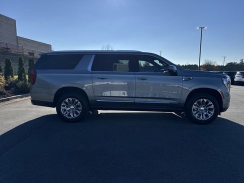 New 2026 GMC Yukon XL Denali w/ Sun & Power Step Package image 11