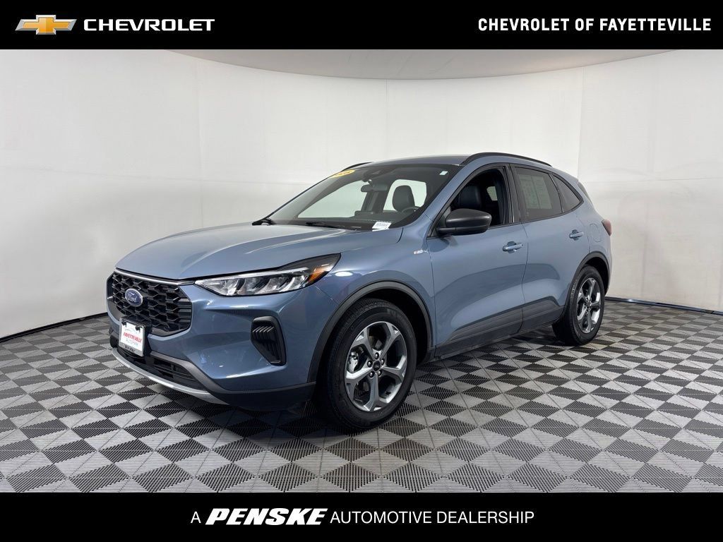 Used 2025 Ford Escape ST-Line FWD image 1