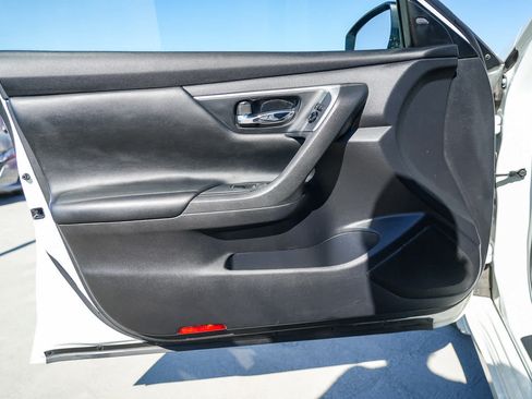 Used 2016 Nissan Altima 2.5 SV w/ Convenience Package FWD image 21
