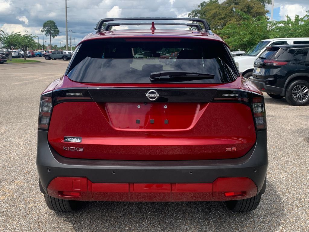 Used 2025 Nissan Kicks SR FWD image 7