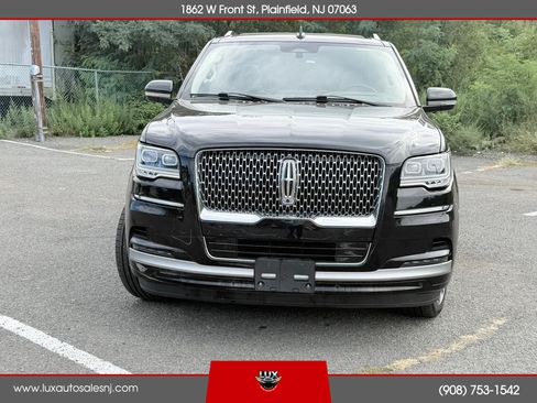 Used 2022 Lincoln Navigator Reserve AWD/4WD image 2