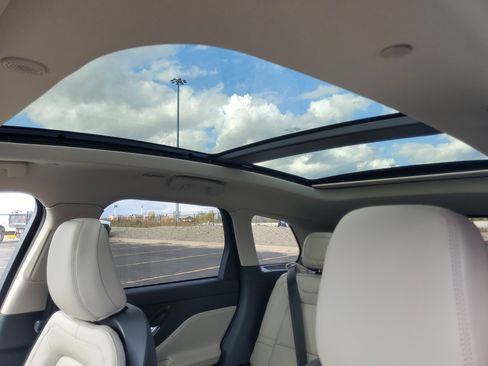 New 2026 Lincoln Corsair Premiere image 11