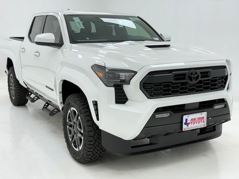New 2026 Toyota Tacoma TRD Sport AWD/4WD image 2