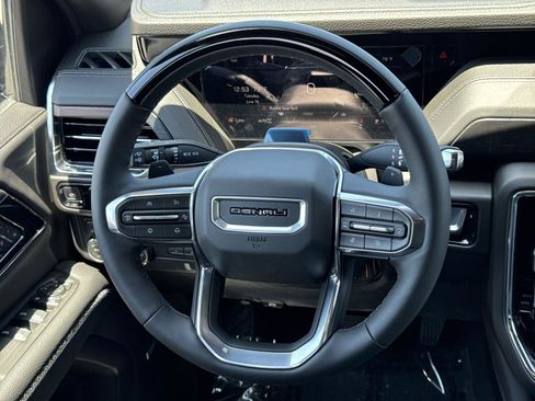 New 2026 GMC Yukon Denali w/ Denali Reserve Package AWD/4WD image 8
