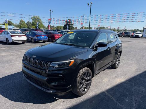 Used 2024 Jeep Compass Limited w/ High Altitude Package AWD/4WD image 9