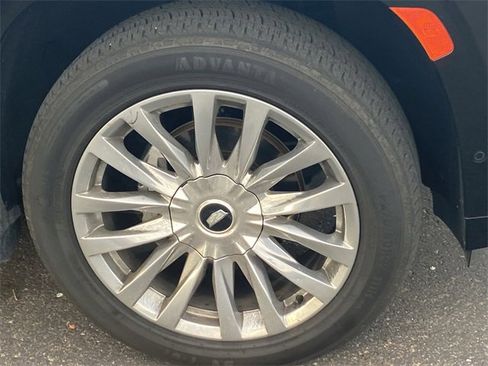 Used 2023 Cadillac Escalade Premium Luxury image 4