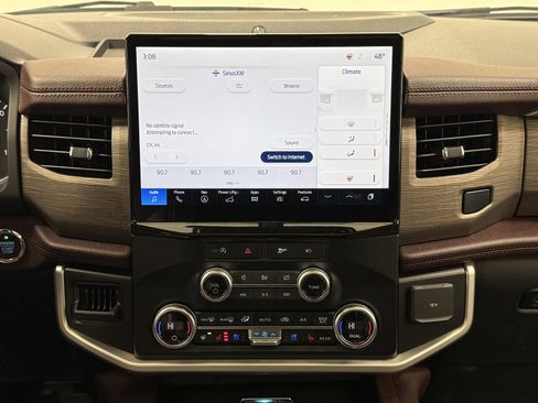Used 2024 Ford Expedition Limited image 26